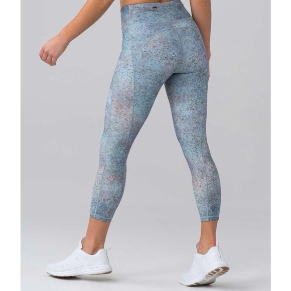 LULULEMON Final Lap Crop Leggings 23” Summer Haze Multi Nulux 8 Run - Picture 2 of 12